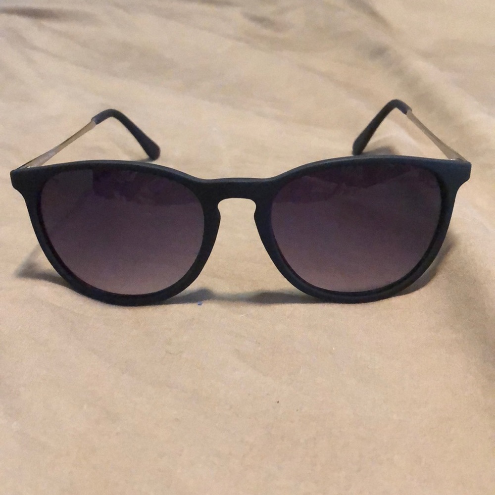 Black sunglasses